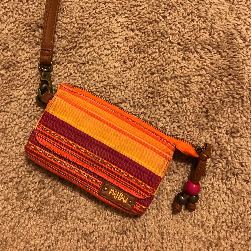 Wallet wristlet
